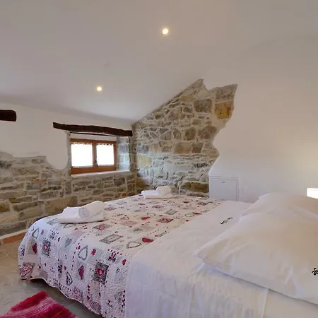 Casa de hóspedes Sobe Denis Village Buzet