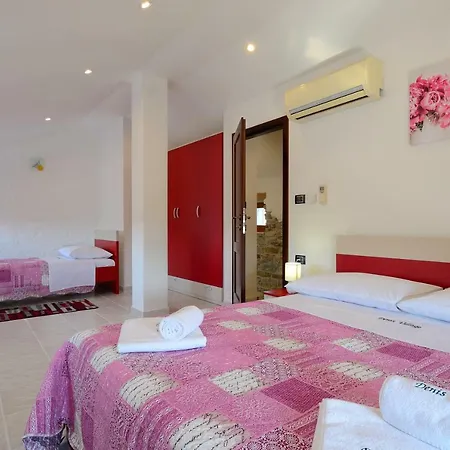 Sobe Denis Village 招待所 *